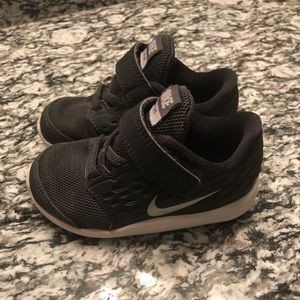 Nike Stelos Toddler Size 6